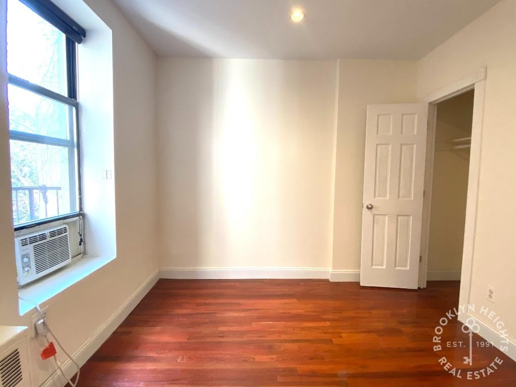 568 Pacific St. - Photo 5