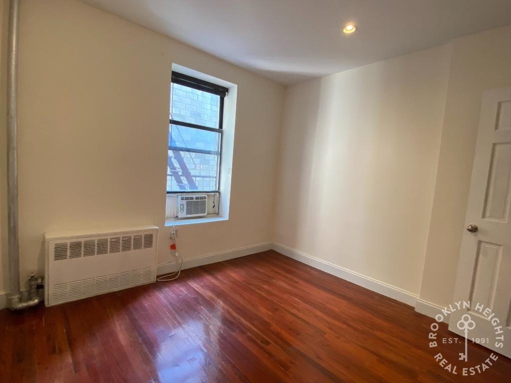 568 Pacific St. - Photo 4