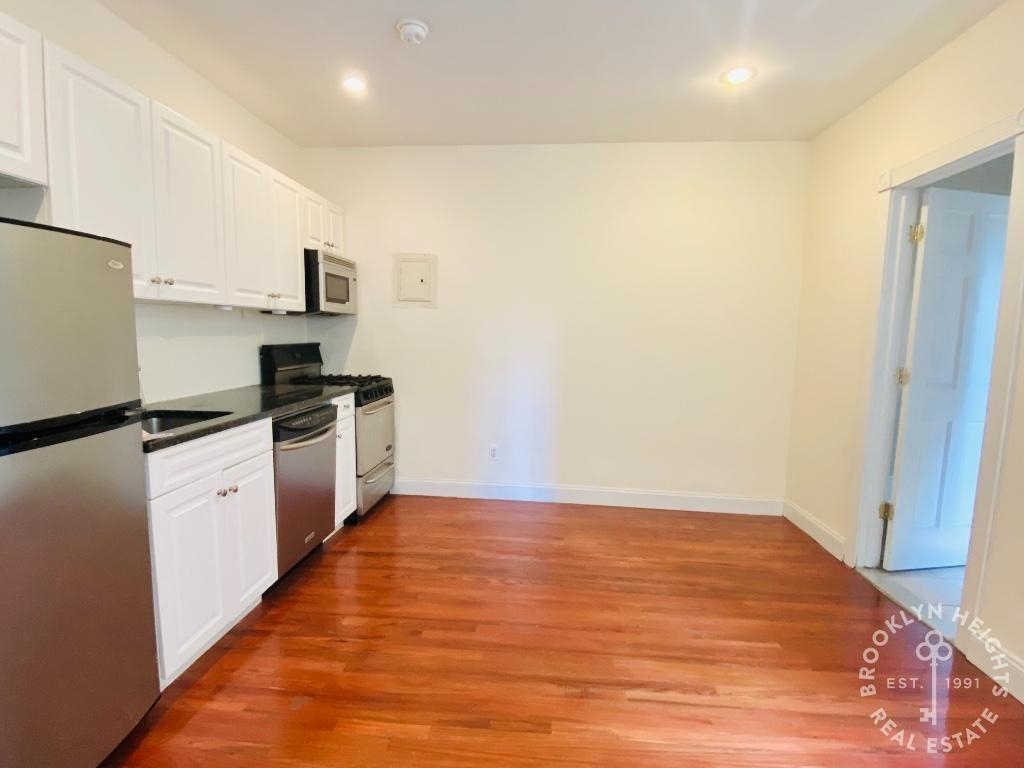 568 Pacific St. - Photo 6