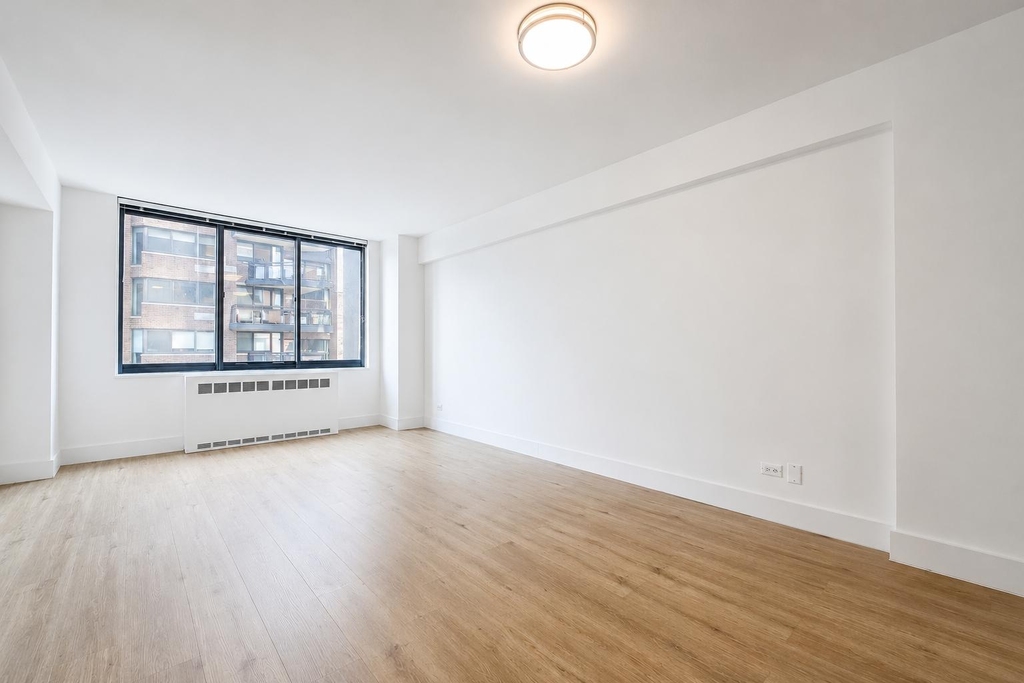 1735 York Avenue - Photo 1