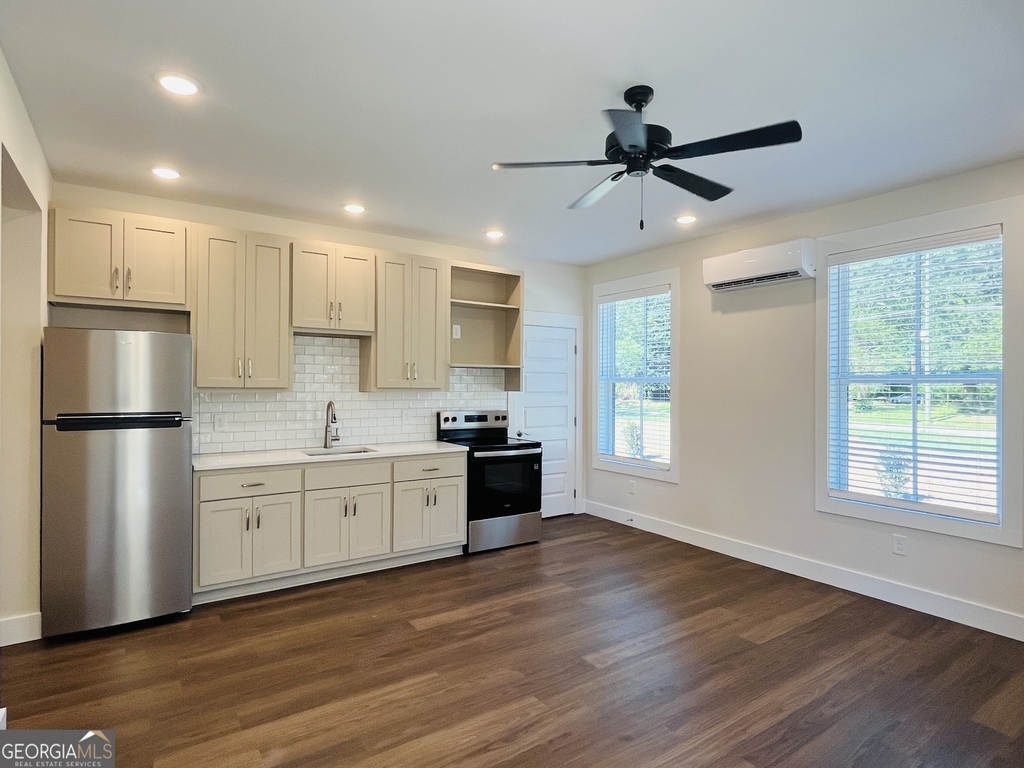 105 Gardenia Lane - Photo 2