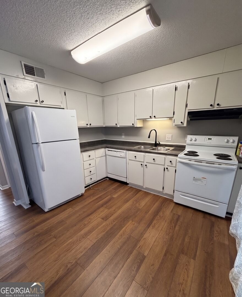 142 Stoneridge Drive - Photo 11