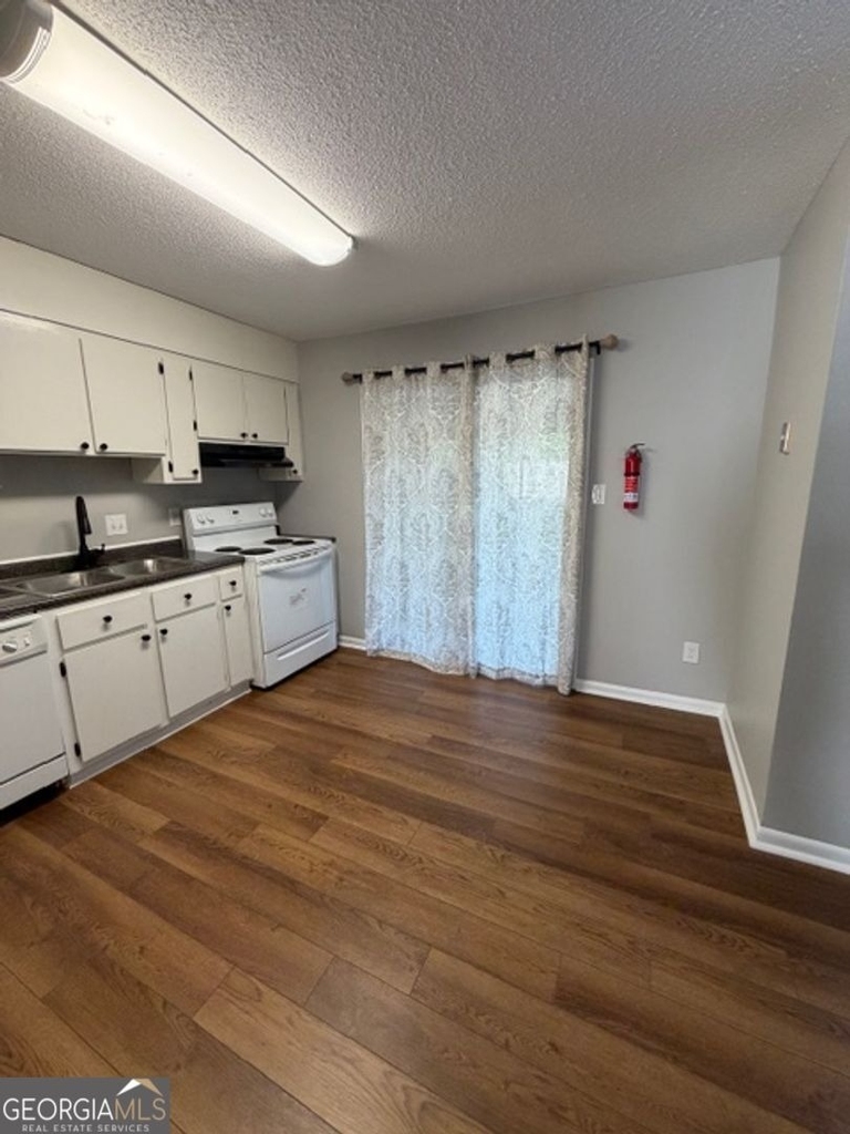 142 Stoneridge Drive - Photo 10