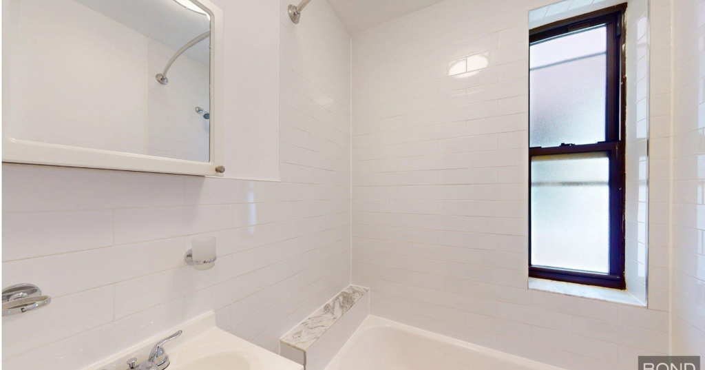 East 88th Street - Photo 3