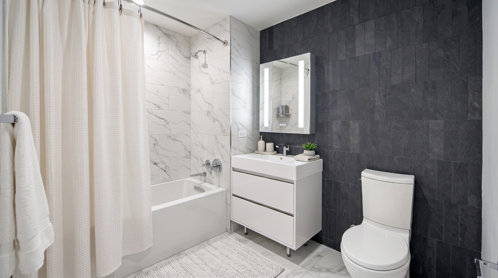 4650 Broadway #PH11 - Photo 3