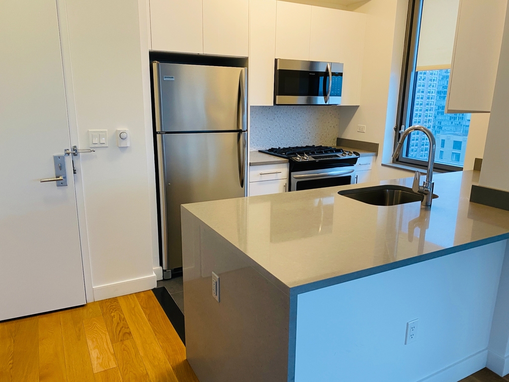 West 57th Street and 11th Ave - Photo 4