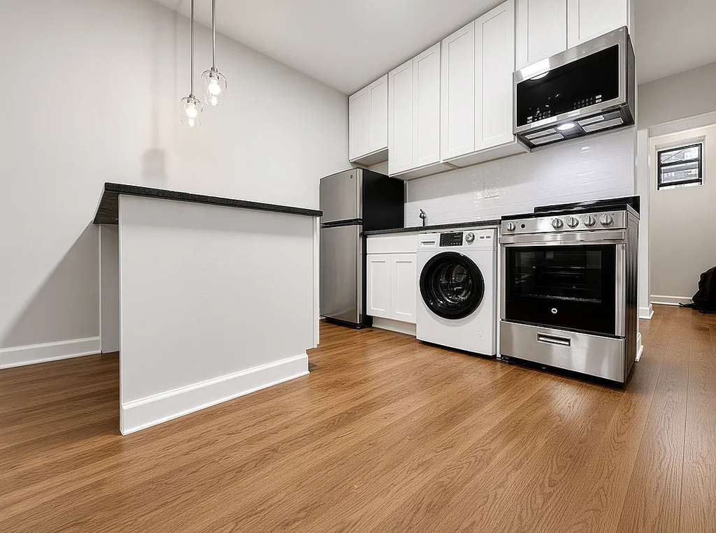 162 East 33rd Street - Photo 2