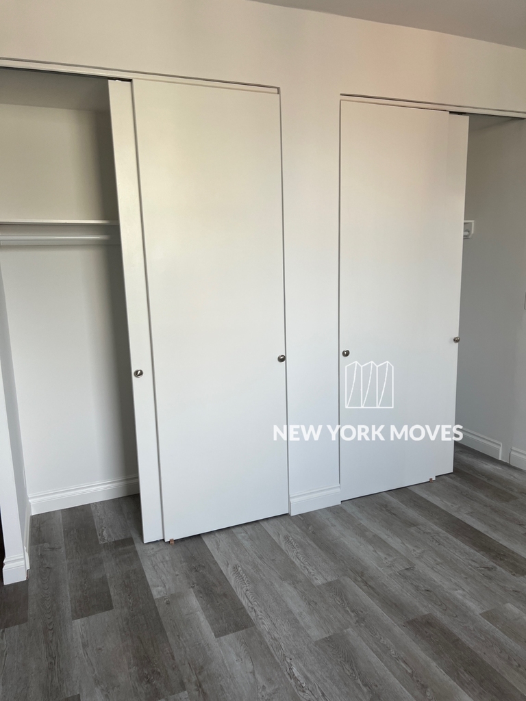West 34th Street - Photo 4