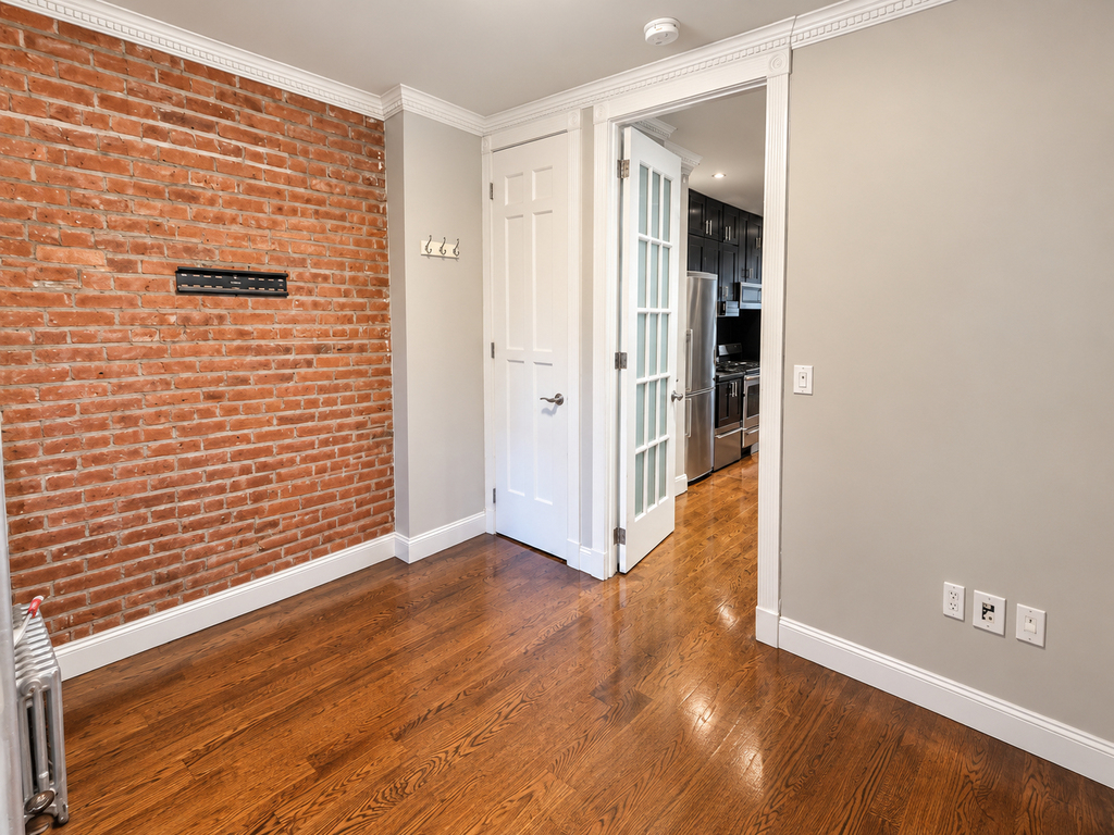 436 West 52nd Street - Photo 6