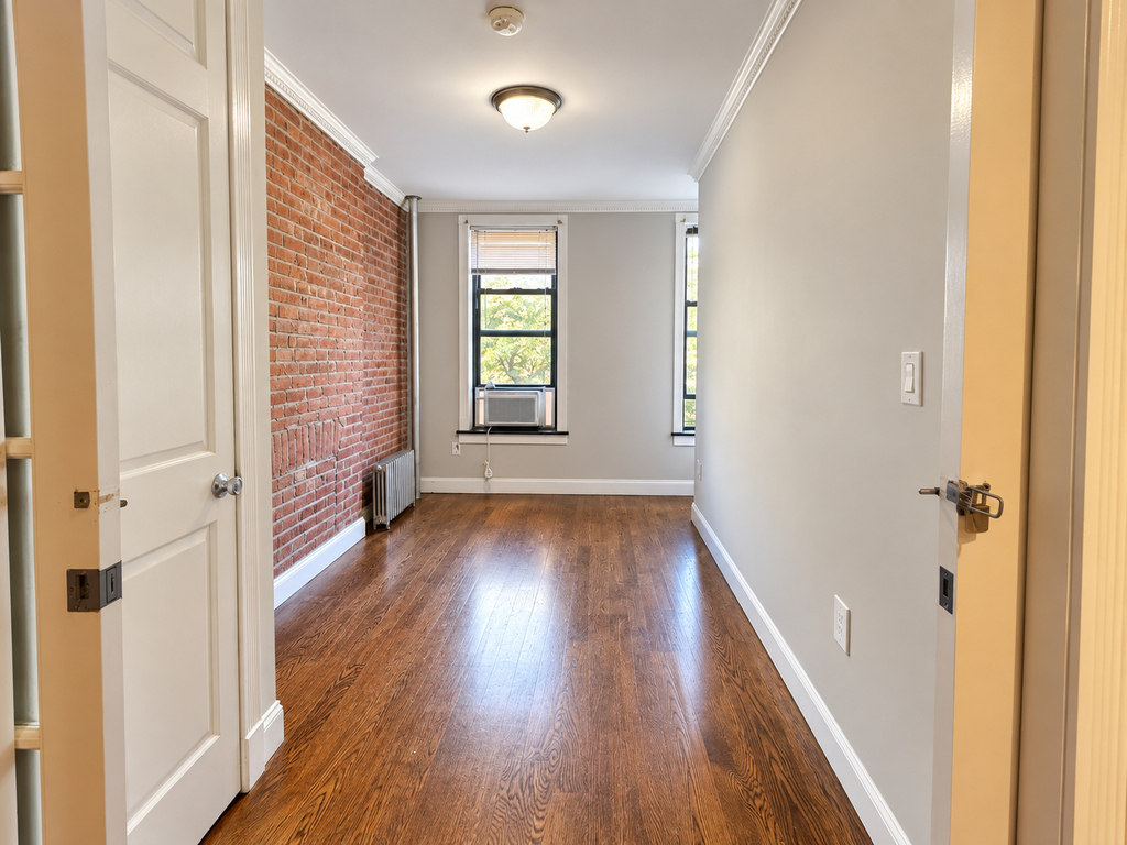 436 West 52nd Street - Photo 3