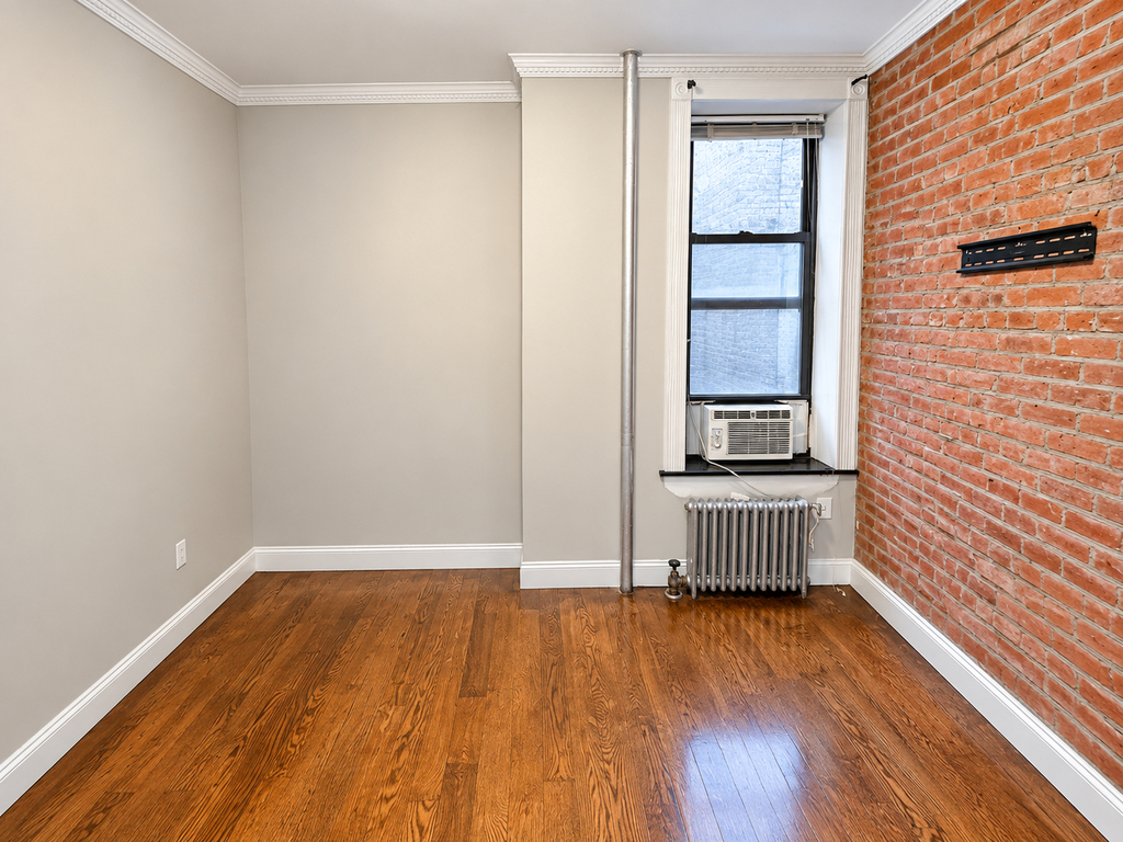 436 West 52nd Street - Photo 5