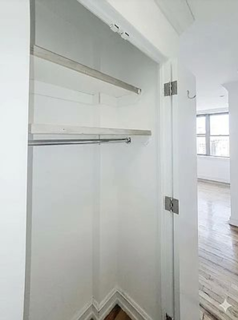 238 East 36th Street - Photo 2