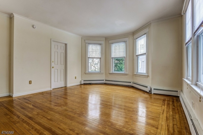 239 Walnut St - Photo 11