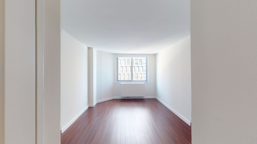 401 E 34th St - Photo 3