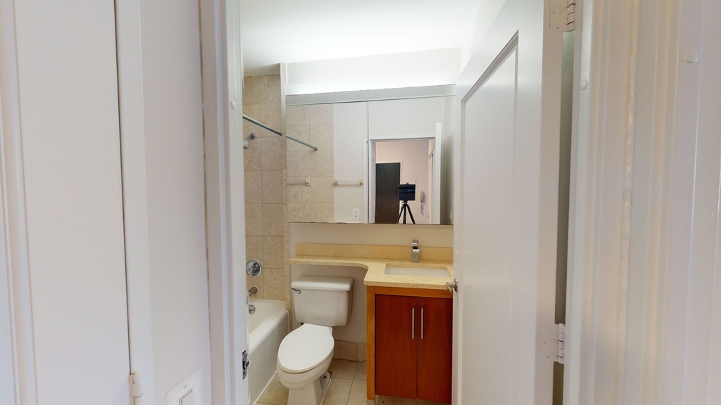 401 E 34th St - Photo 4