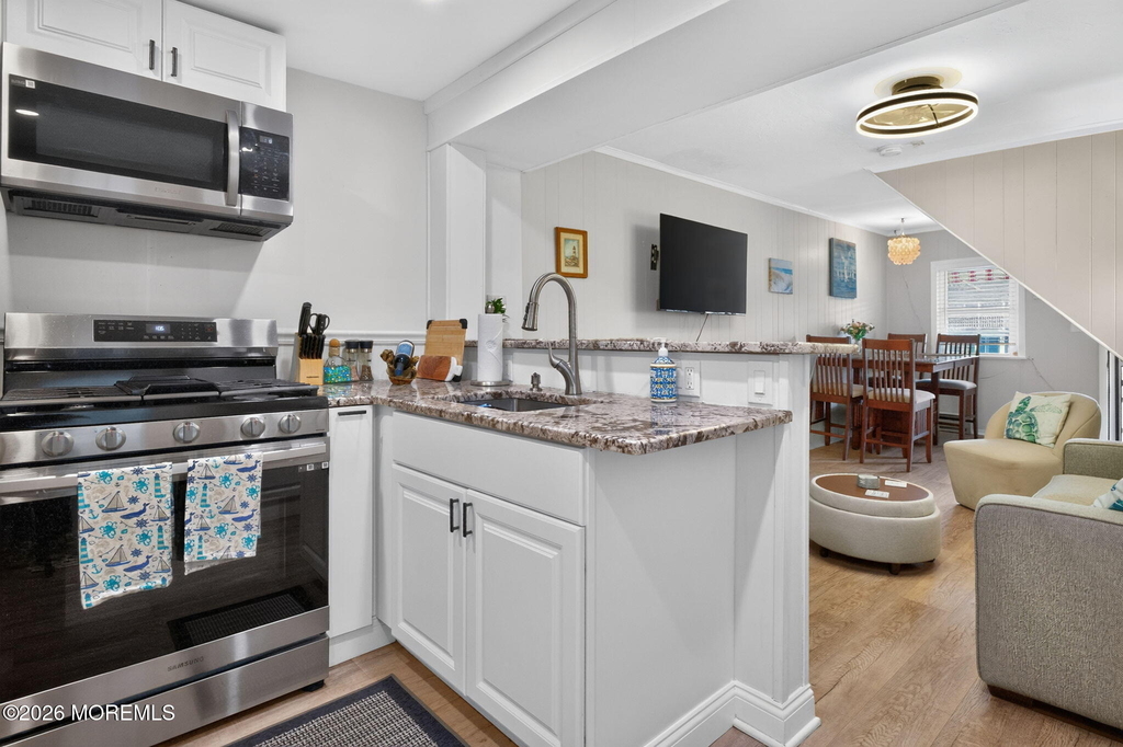 124 Broadway - Photo 9