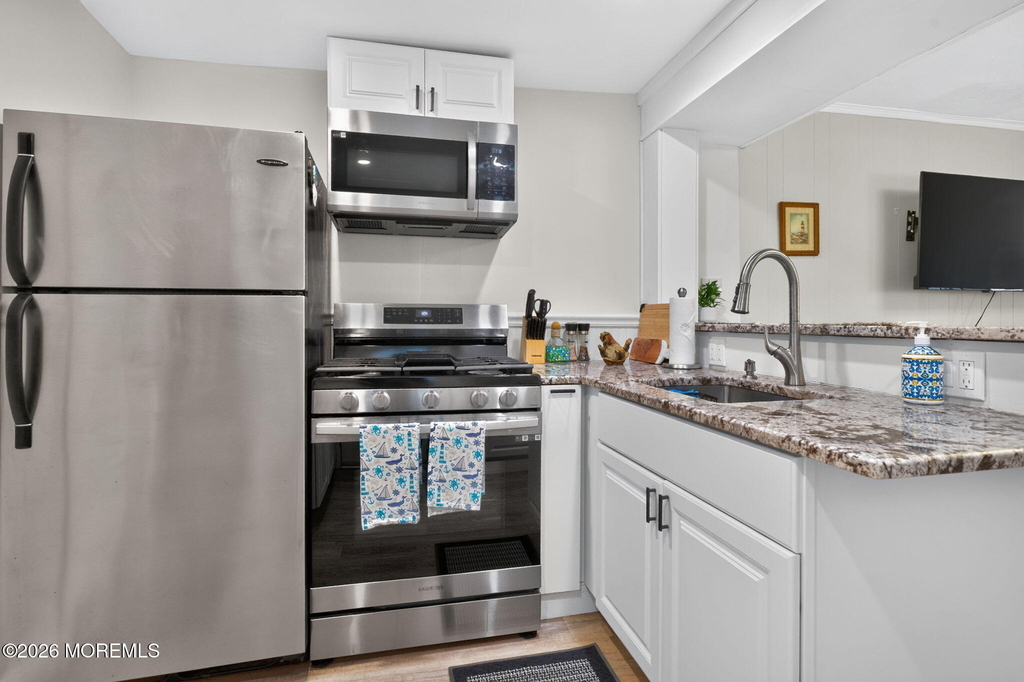 124 Broadway - Photo 7
