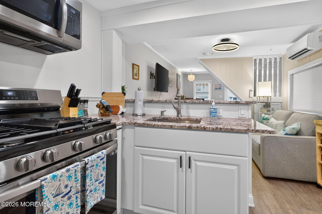 124 Broadway - Photo 11