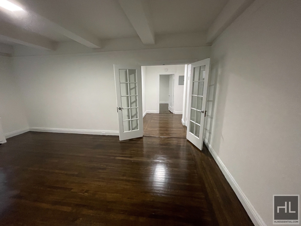 West 55 Street - Photo 3