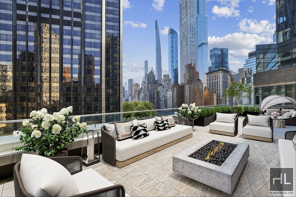 West 60th Street - Photo 3