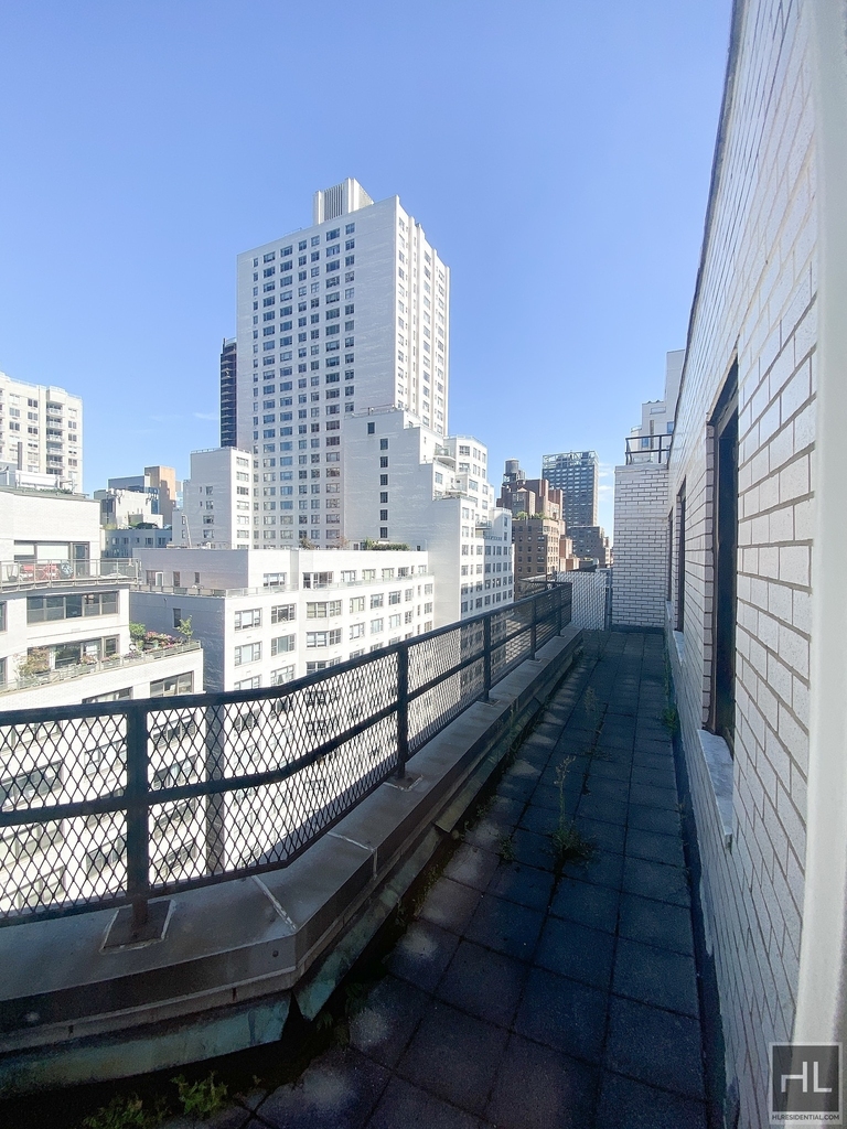 East 63 Street - Photo 4