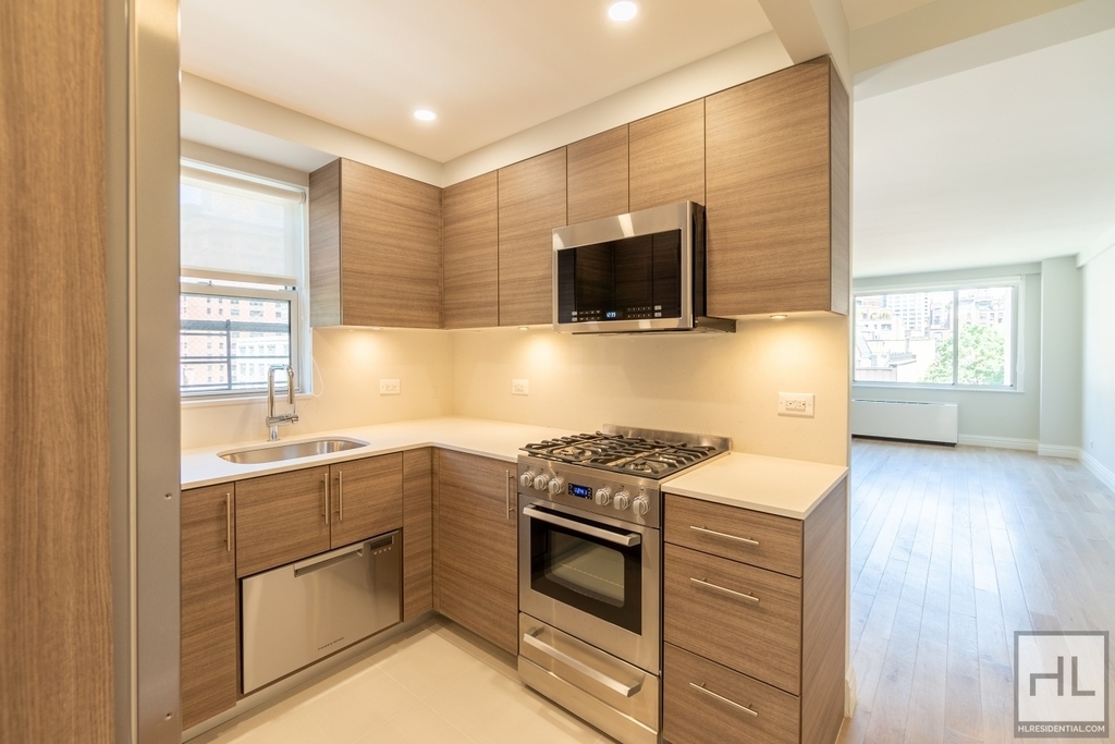 East 51st Street - Photo 1