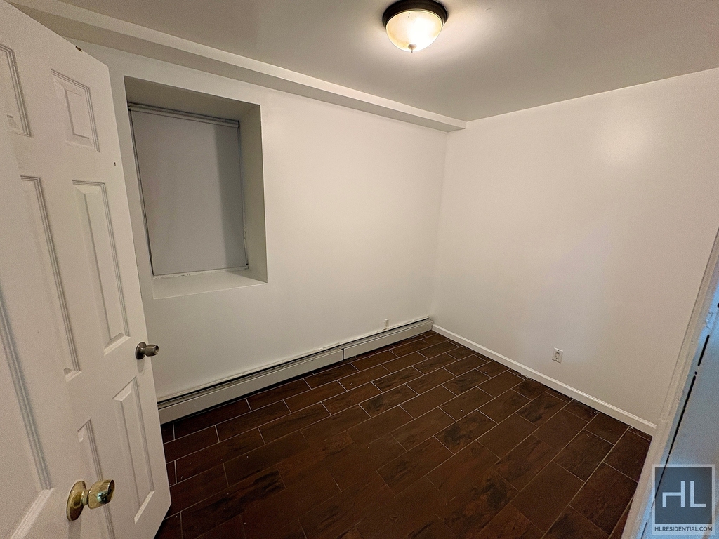 Longfellow Avenue - Photo 2