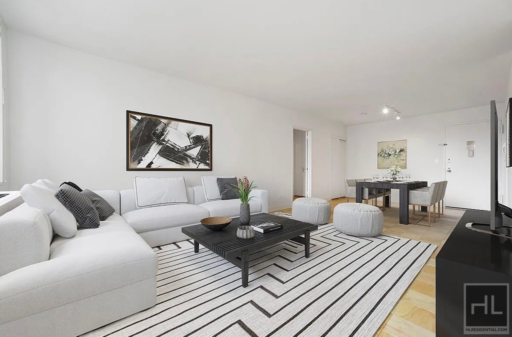 East 75th Street - Photo 2