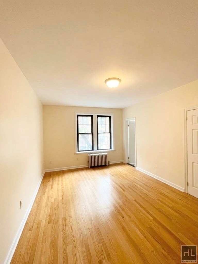 West 10th Street - Photo 1