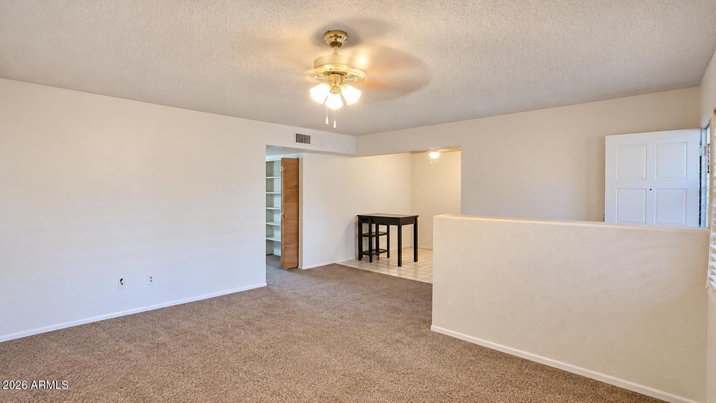 7905 N 61st Avenue - Photo 3