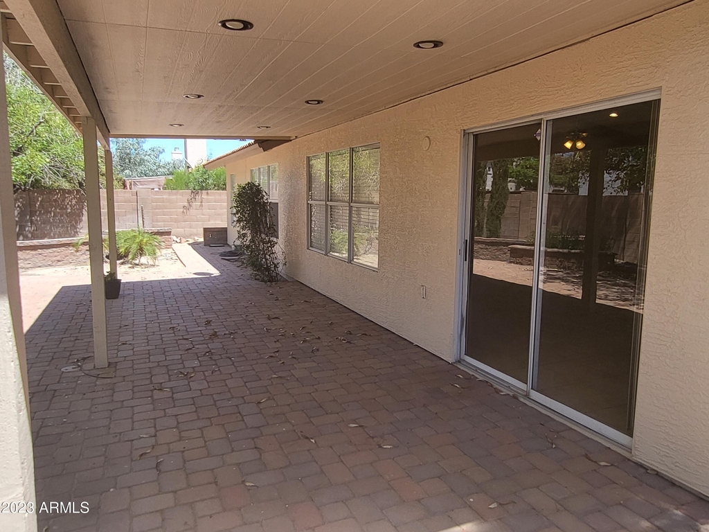 9126 W Maui Lane - Photo 6