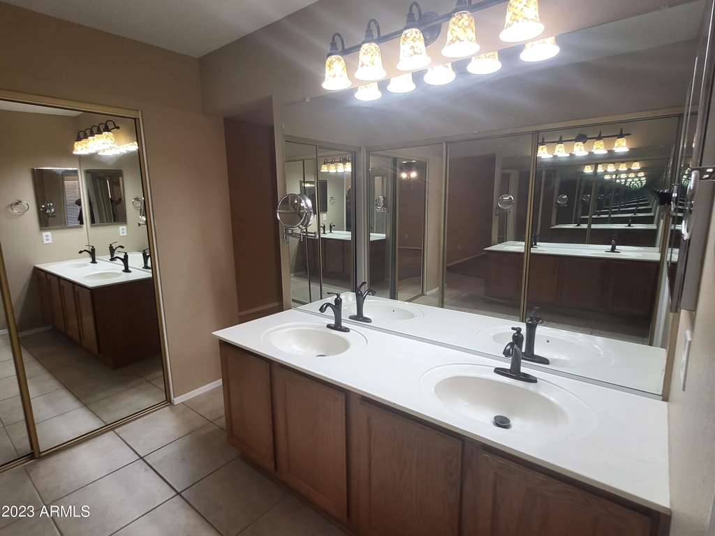 9126 W Maui Lane - Photo 10