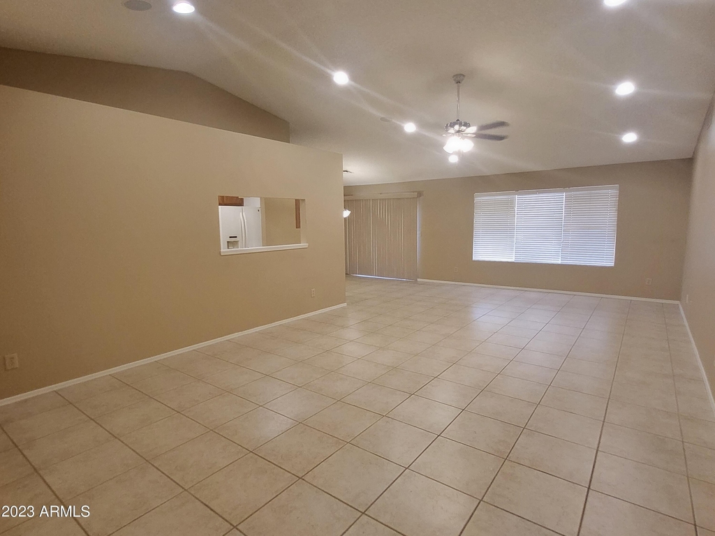 9126 W Maui Lane - Photo 15