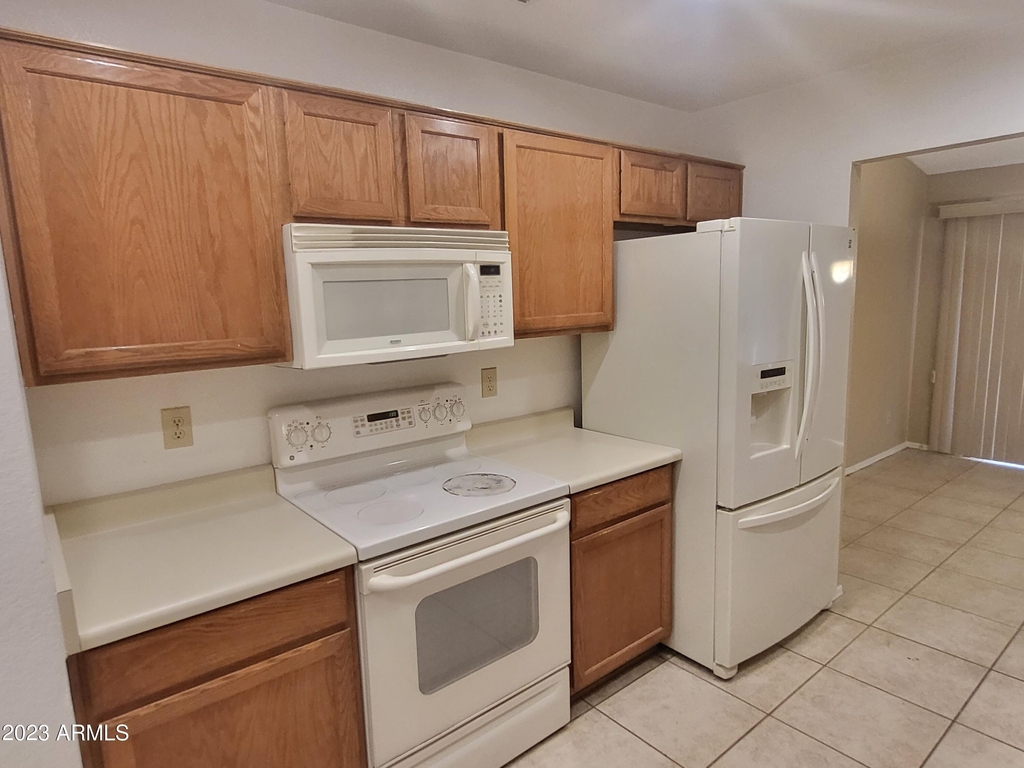 9126 W Maui Lane - Photo 17