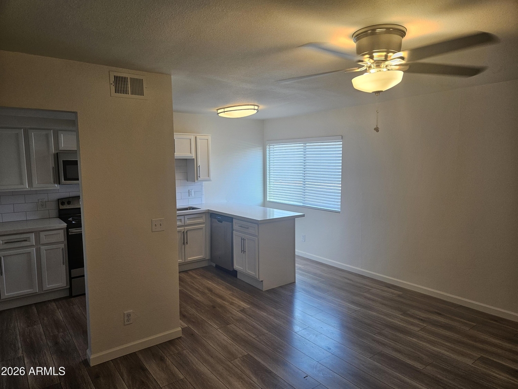 1330 E Highland Avenue - Photo 3