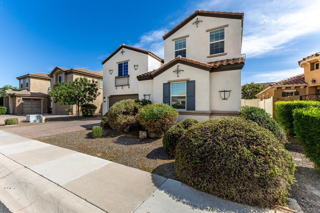 4307 E Yellowstone Place - Photo 3