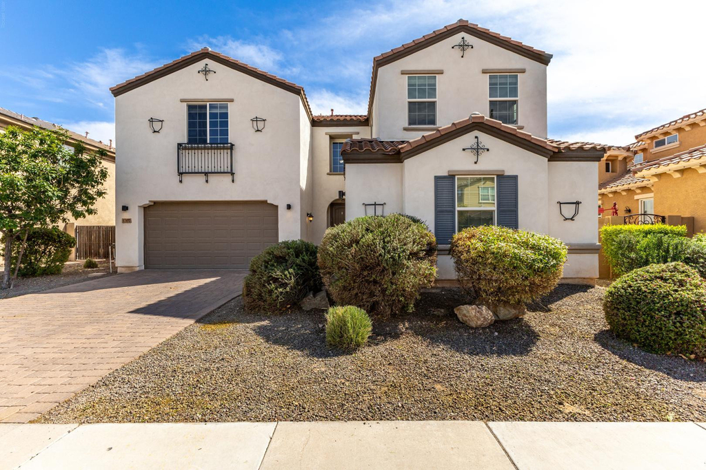 4307 E Yellowstone Place - Photo 0