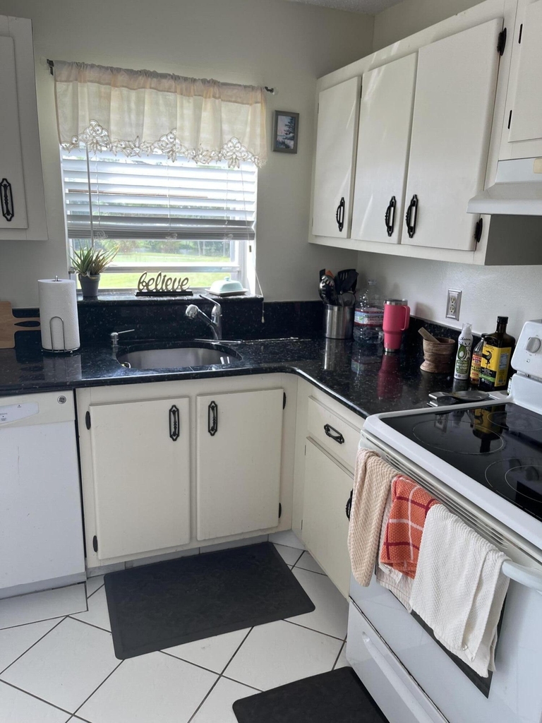 3871 Via Poinciana - Photo 4