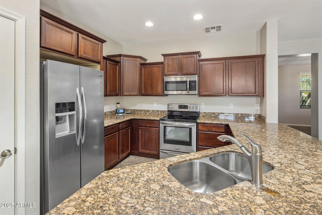 3342 E Patrick Street - Photo 6