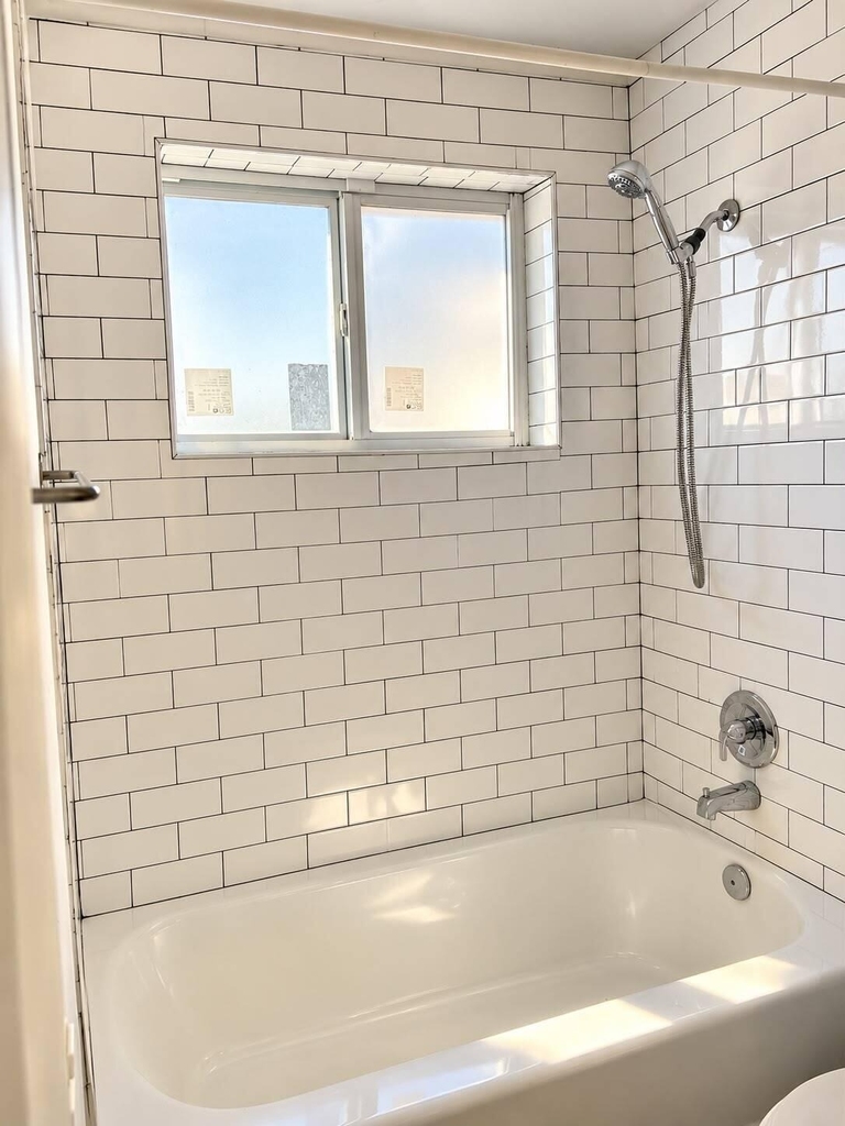 904 Ne 12th - Photo 6