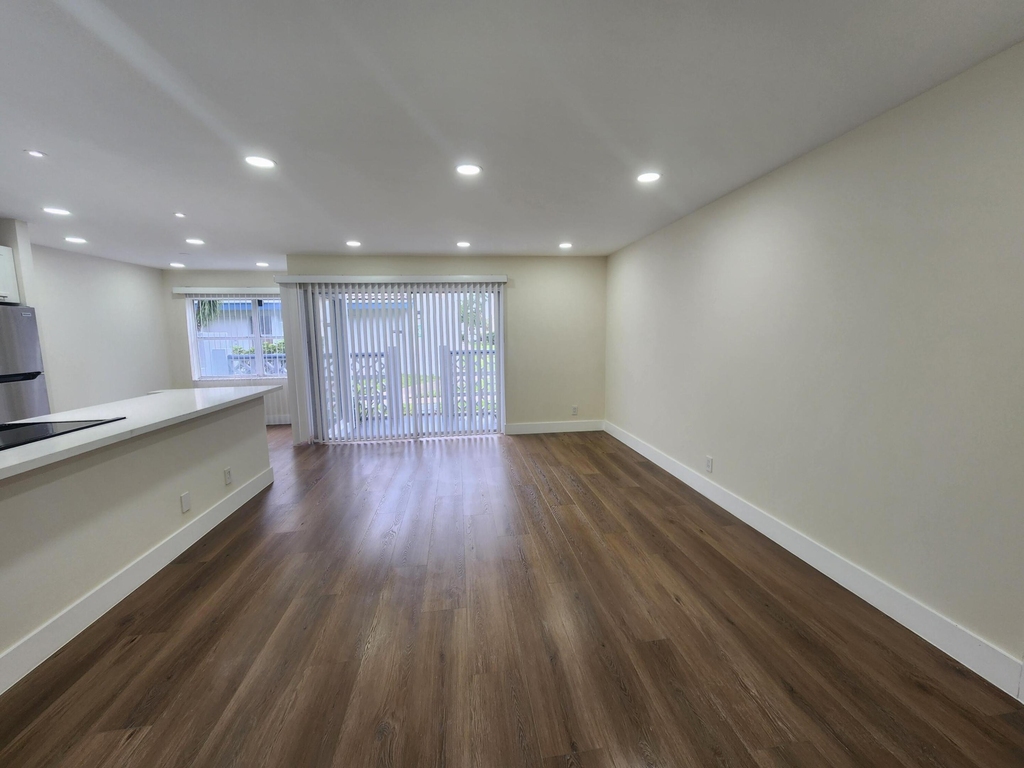 2011 Nw 46th Avenue - Photo 7