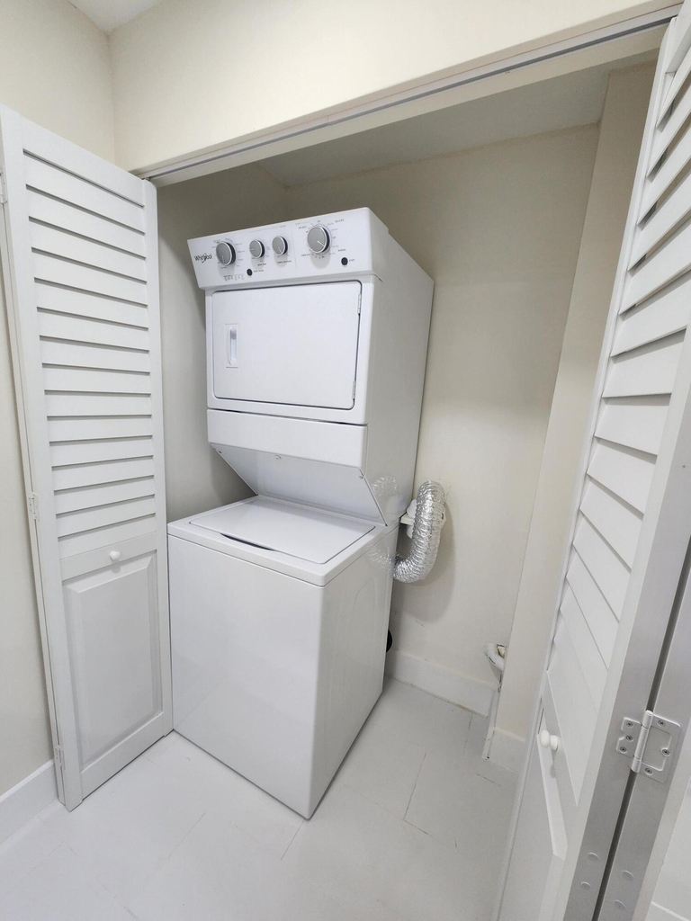 2011 Nw 46th Avenue - Photo 5