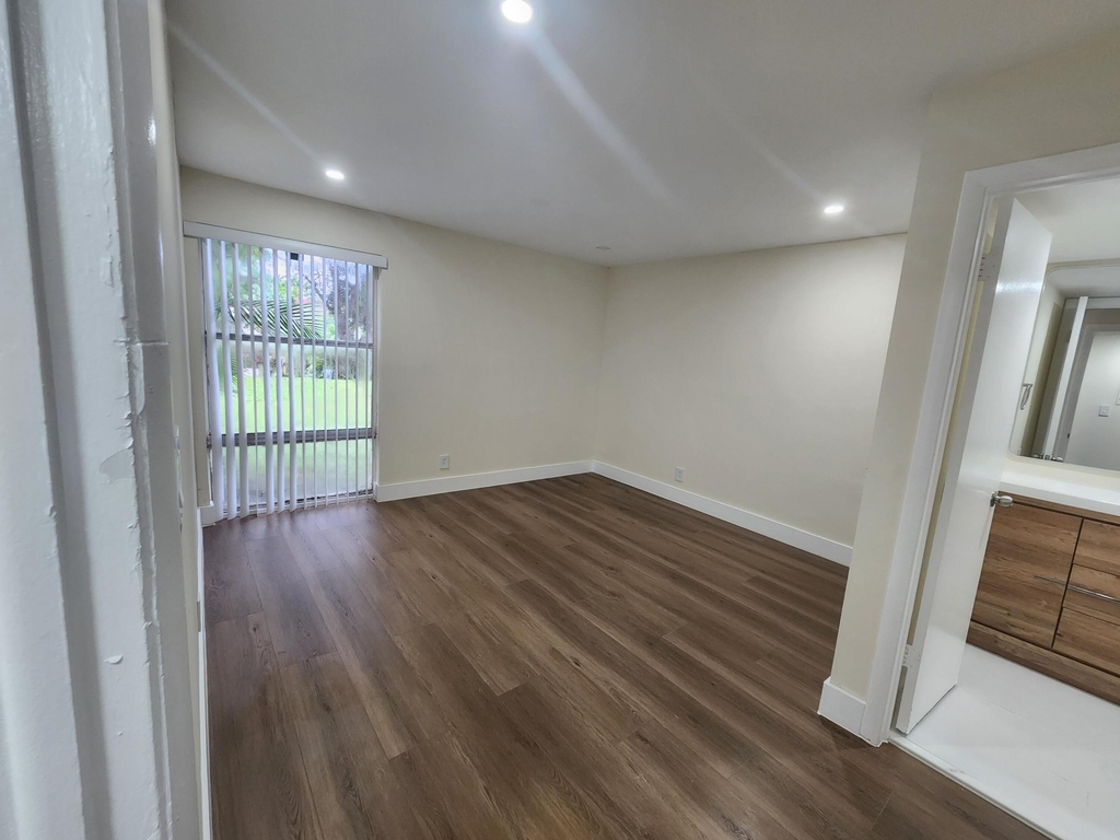 2011 Nw 46th Avenue - Photo 14