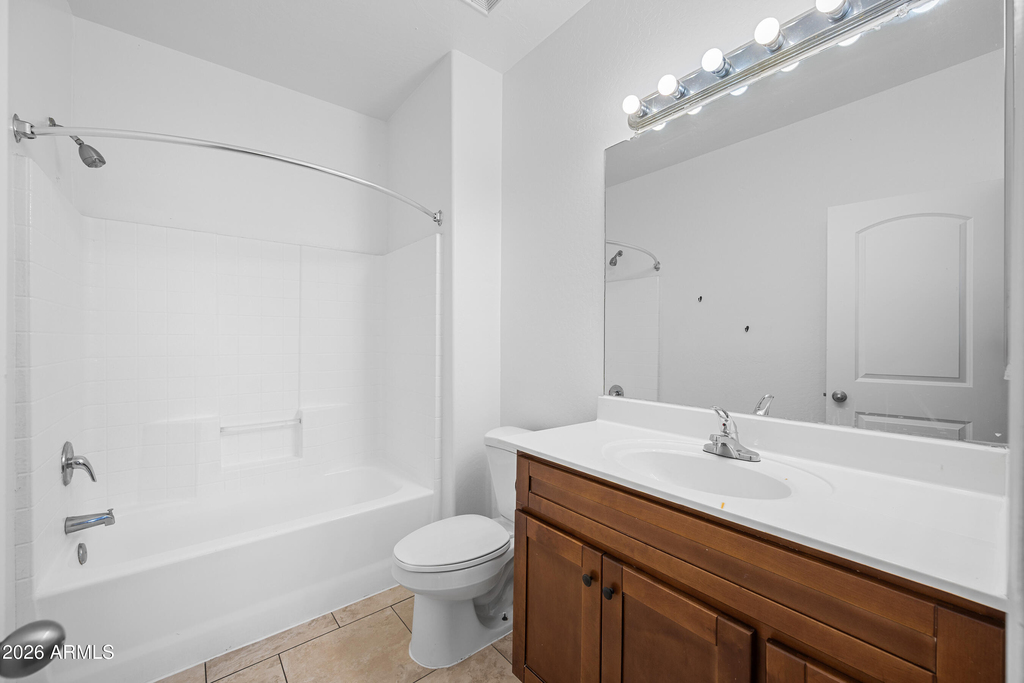 4608 W Maryland Avenue - Photo 0