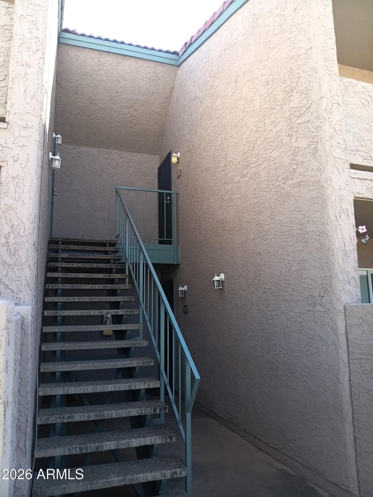 623 W Guadalupe Road - Photo 1