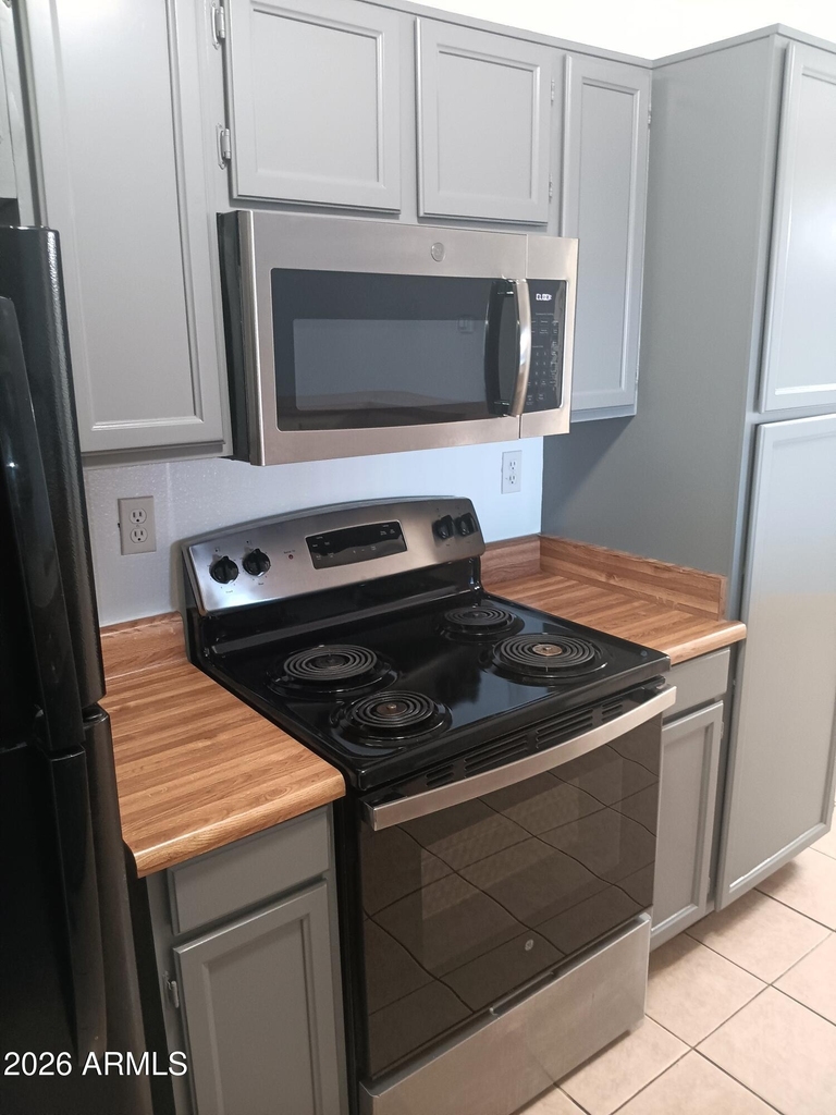 623 W Guadalupe Road - Photo 10