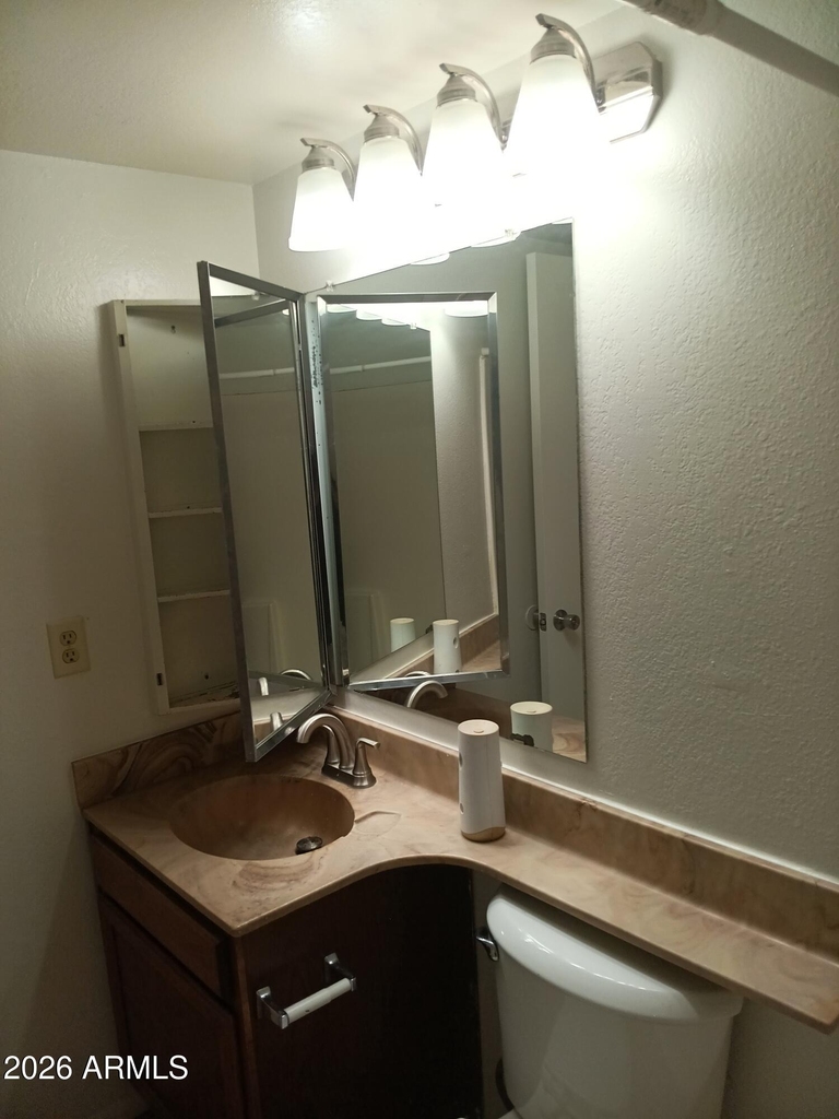 623 W Guadalupe Road - Photo 3