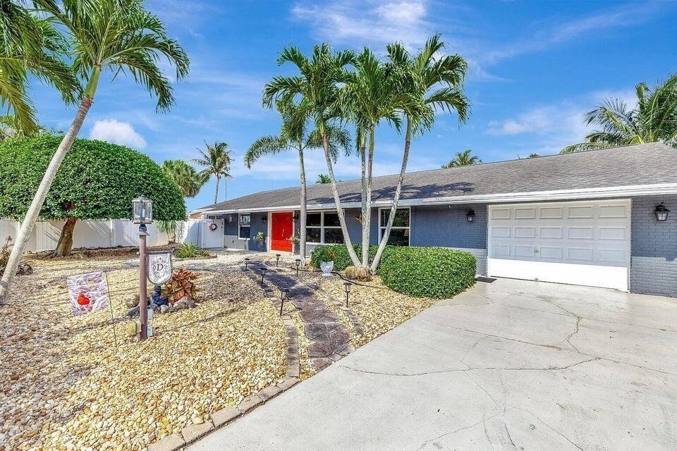 7187 Thompson Road - Photo 0