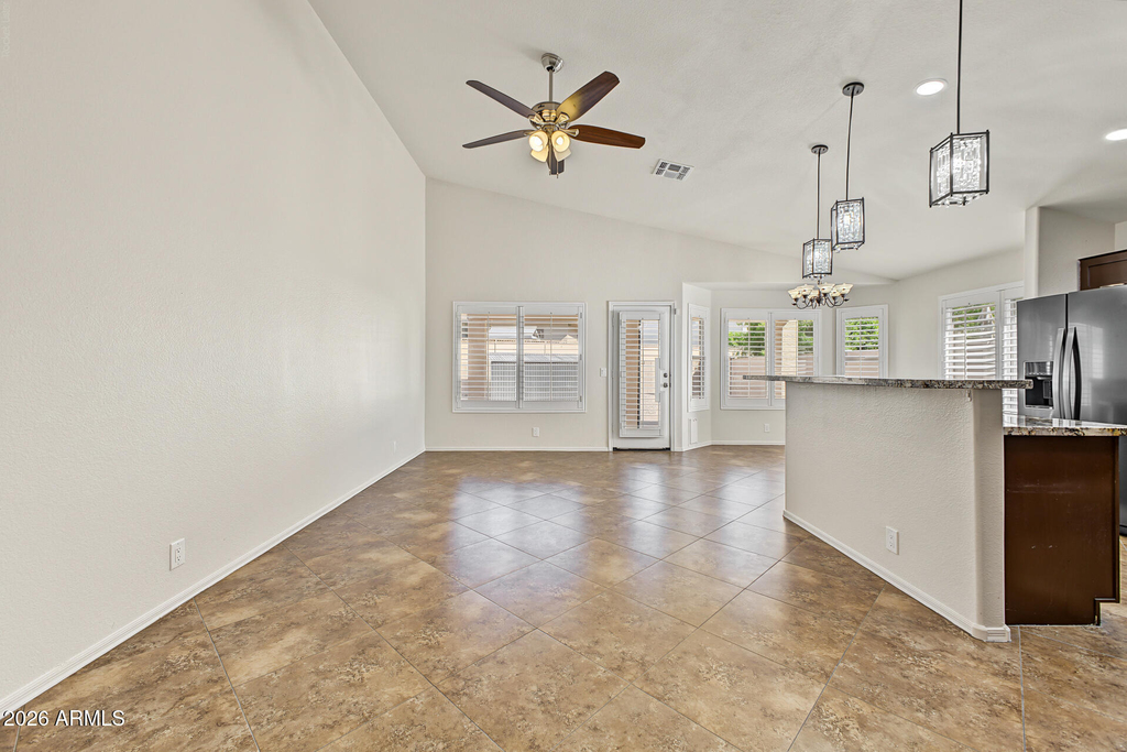 92 W Ivanhoe Street - Photo 10