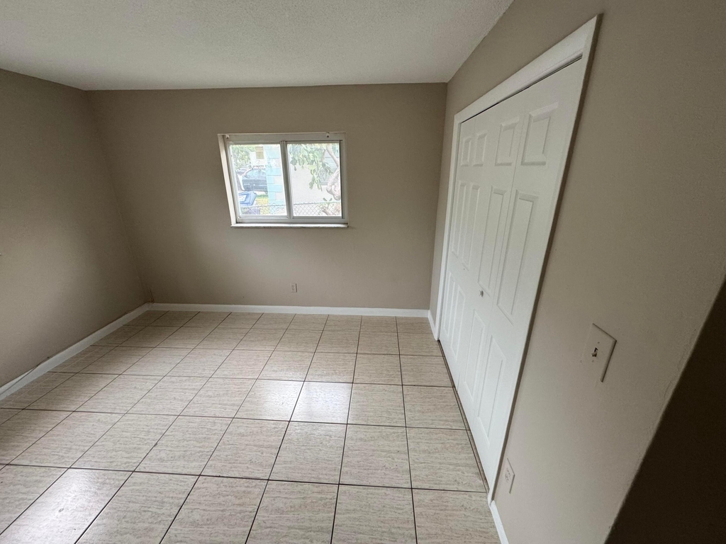 5215 Nw 16th Street - Photo 11